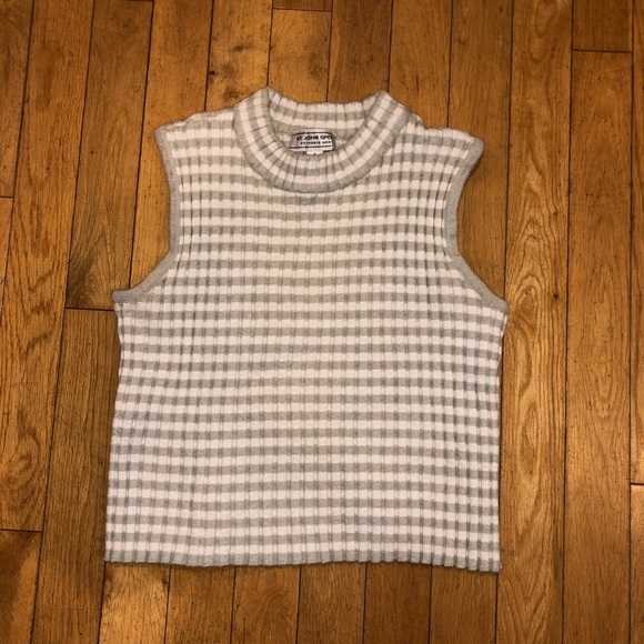 St. John Tops - Women’s St. John sport tank top stripe